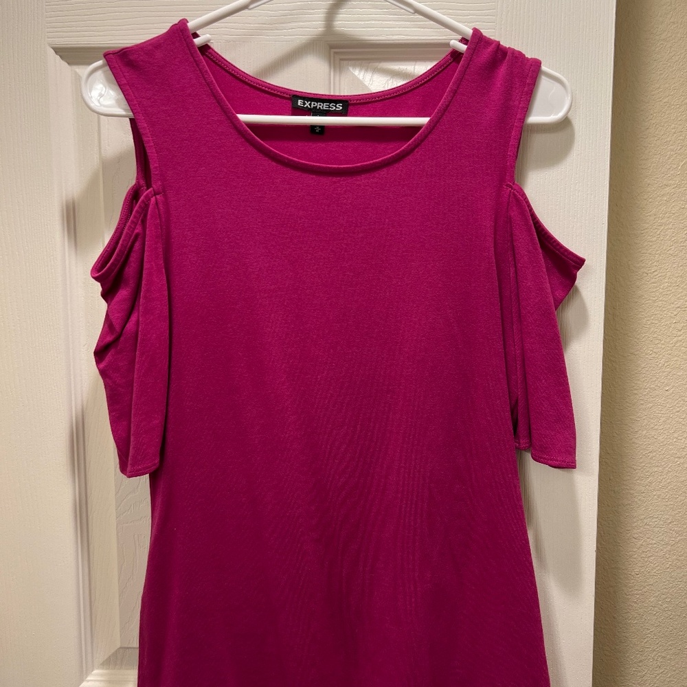 Express Magenta Cold Shoulder Short Sleeve Shirt